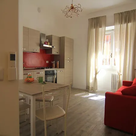 Cornelia House Apartment *